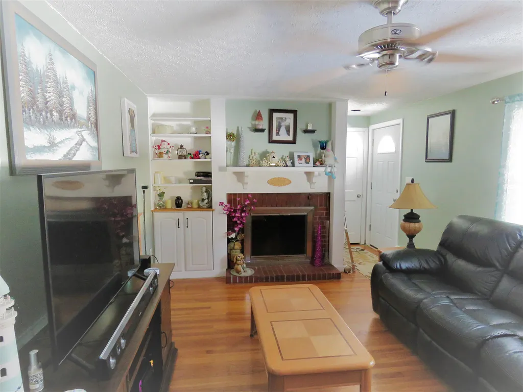 26 Forest Park Drive Nashua NH 03060