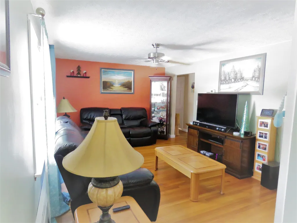 26 Forest Park Drive Nashua NH 03060