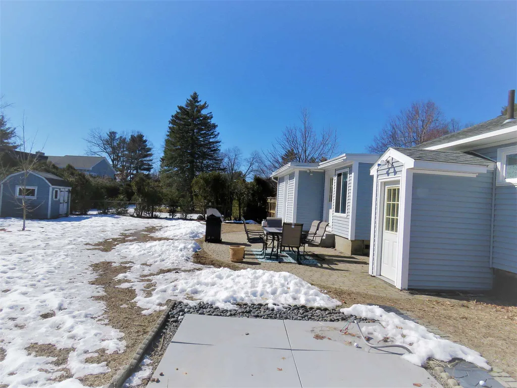 26 Forest Park Drive Nashua NH 03060