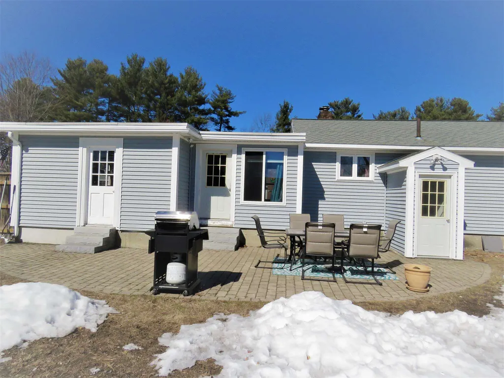 26 Forest Park Drive Nashua NH 03060