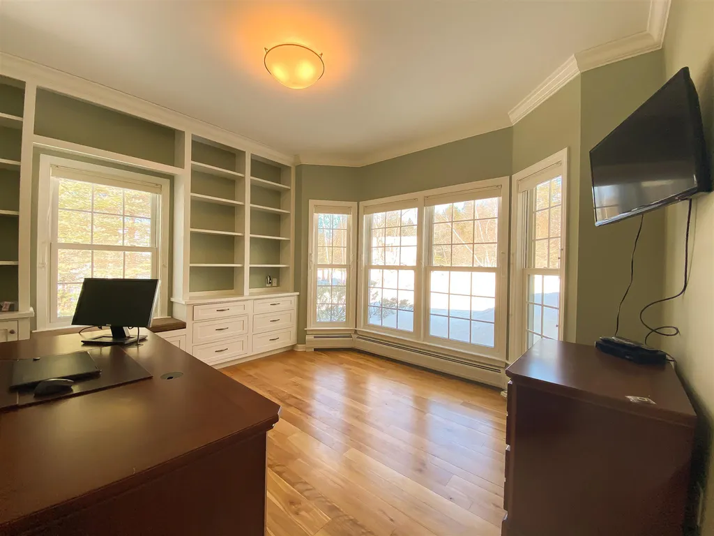 124 Spruce Lane New London NH 03257