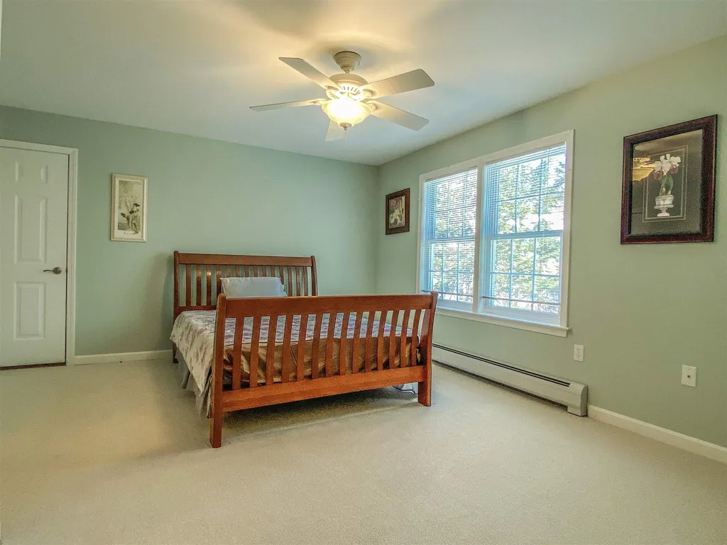 124 Spruce Lane New London NH 03257