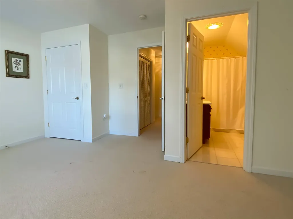 124 Spruce Lane New London NH 03257