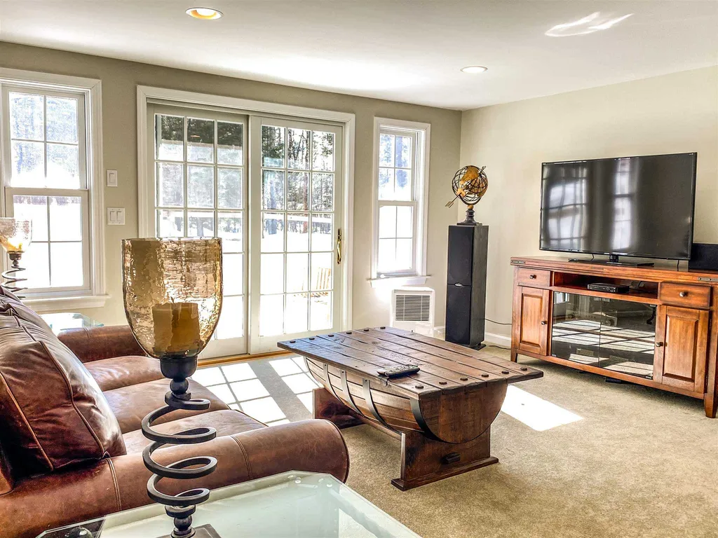 124 Spruce Lane New London NH 03257