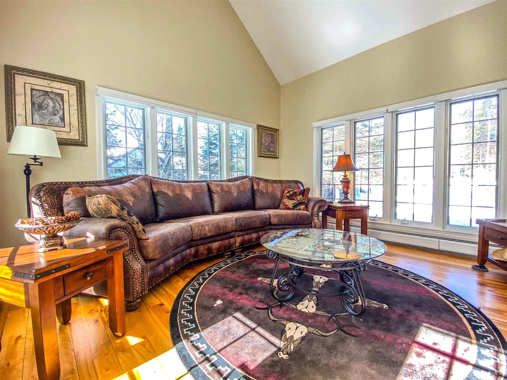 124 Spruce Lane New London NH 03257