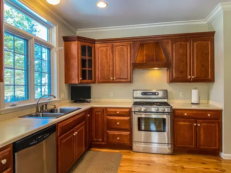 124 Spruce Lane New London NH 03257