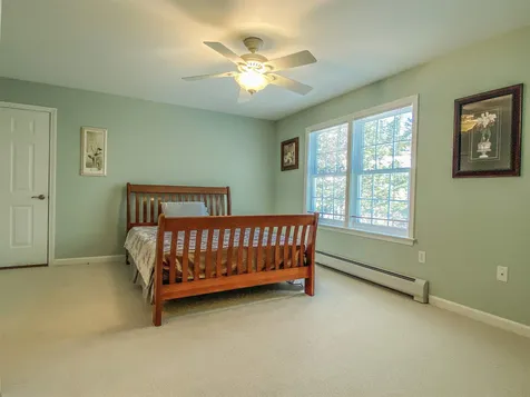 124 Spruce Lane New London NH 03257