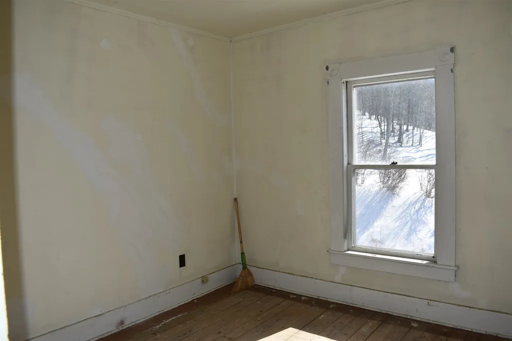 81 Glover Street Barton VT 05822
