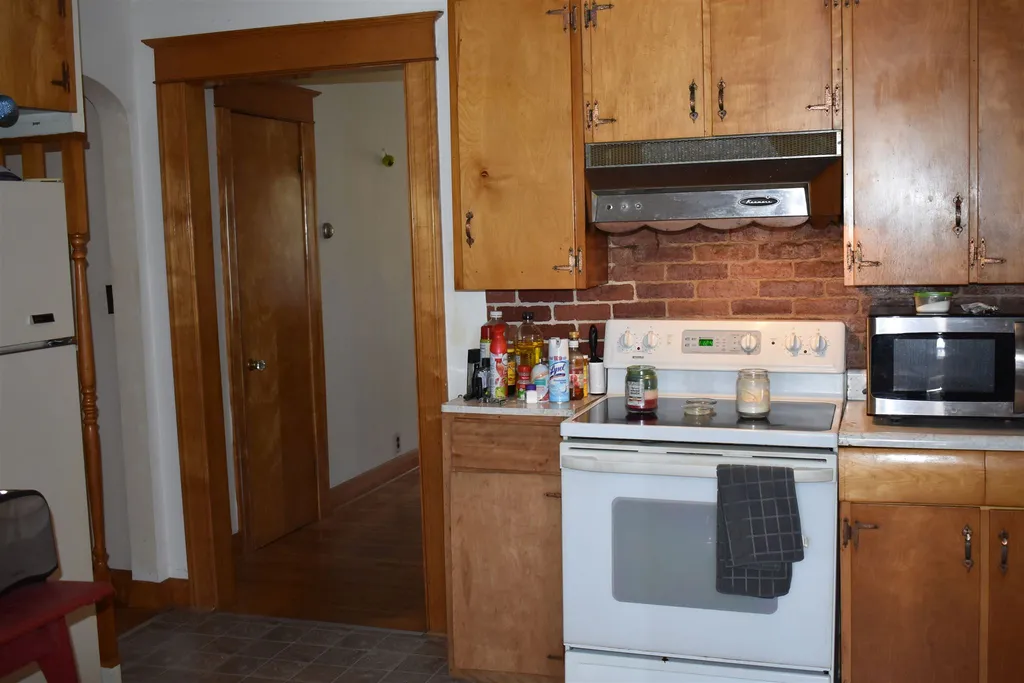 81 Glover Street Barton VT 05822
