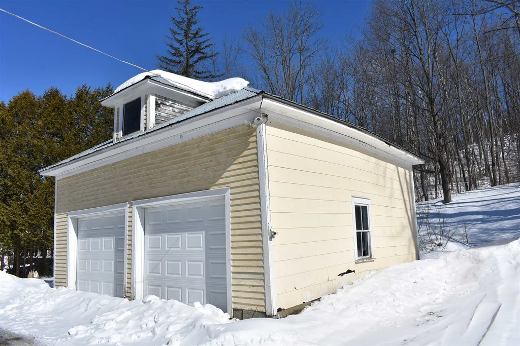 81 Glover Street Barton VT 05822