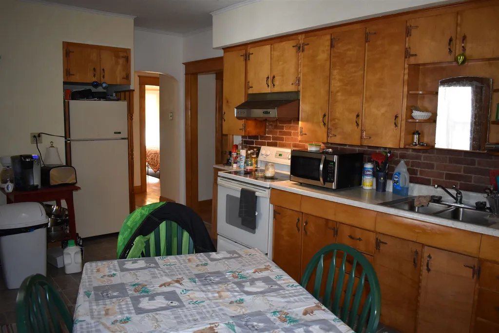 81 Glover Street Barton VT 05822