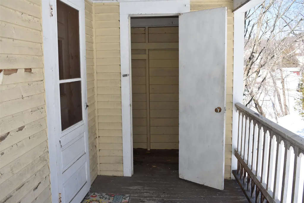 81 Glover Street Barton VT 05822