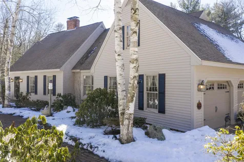 4 Village Woods Drive Amherst NH 03031