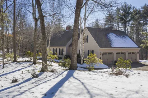 4 Village Woods Drive Amherst NH 03031