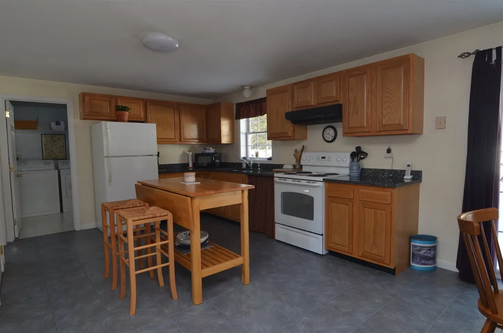 67 Deer Valley Road Bradford NH 03221