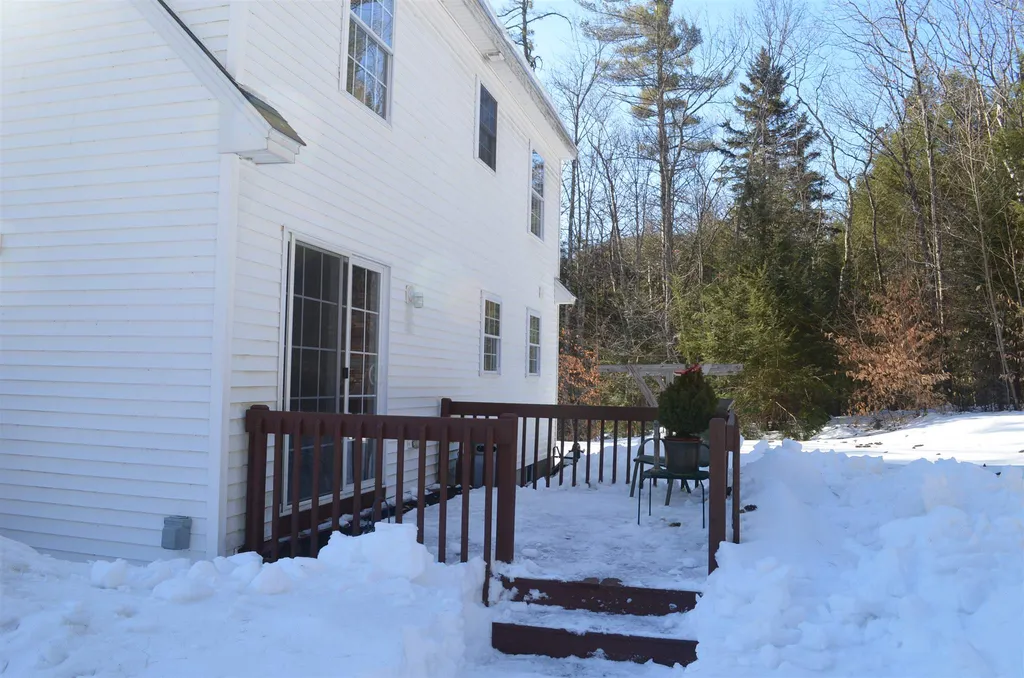 67 Deer Valley Road Bradford NH 03221