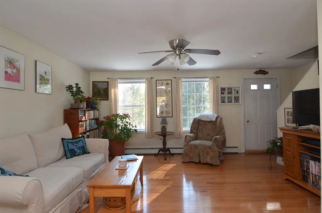 67 Deer Valley Road Bradford NH 03221