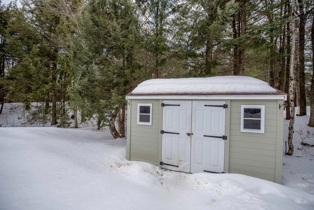 40 Adams Road Alexandria NH 03222