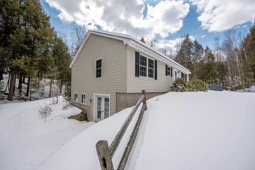 40 Adams Road Alexandria NH 03222