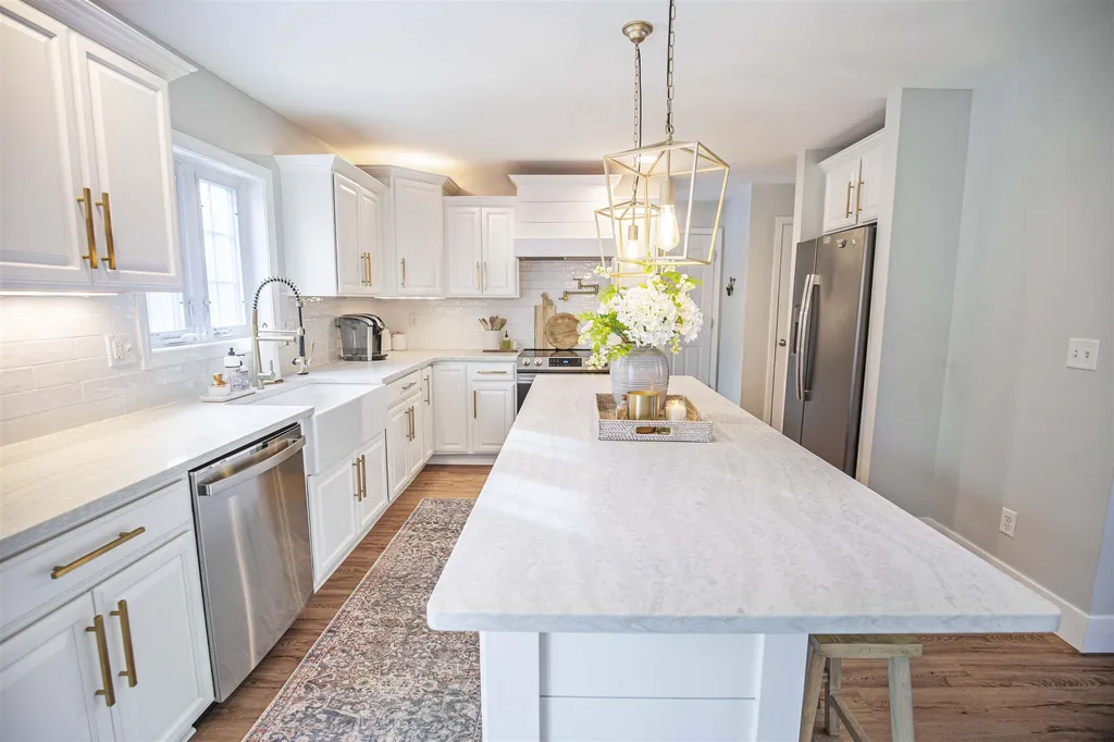 7 Boulder Court Raymond NH 03077
