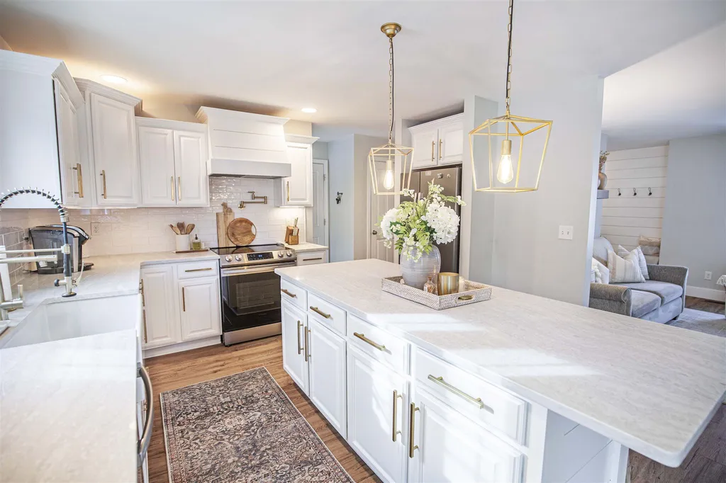 7 Boulder Court Raymond NH 03077