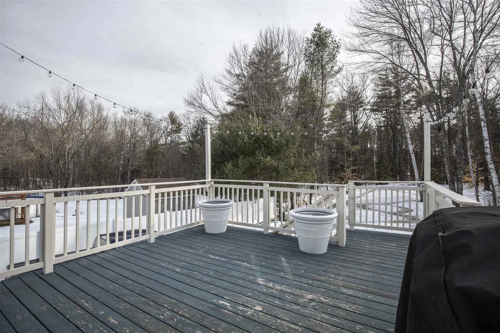7 Boulder Court Raymond NH 03077