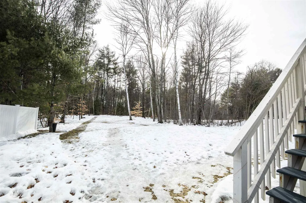 7 Boulder Court Raymond NH 03077
