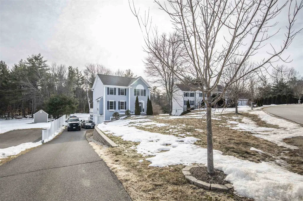 7 Boulder Court Raymond NH 03077