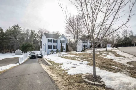 7 Boulder Court Raymond NH 03077