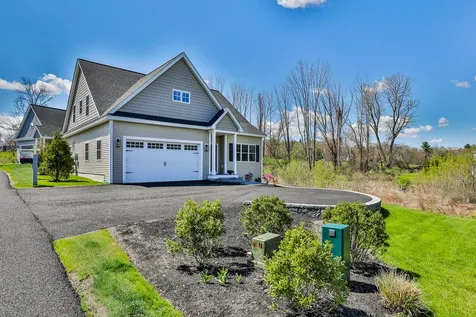 11 Chadwick Circle Windham NH 03087