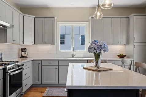 11 Chadwick Circle Windham NH 03087
