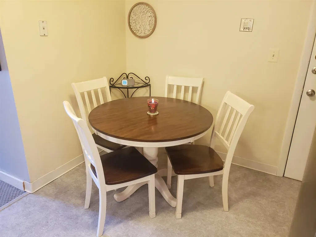 8 Lancelot Court Salem NH 03079