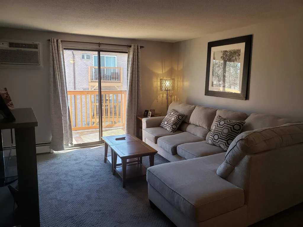8 Lancelot Court Salem NH 03079