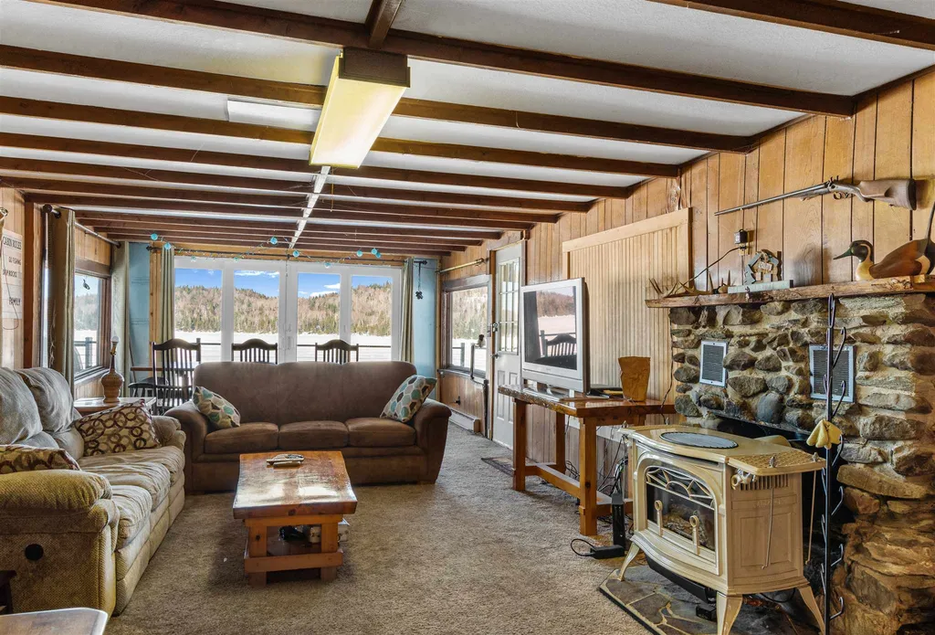 1437 Diamond Pond Road Stewartstown NH 03576