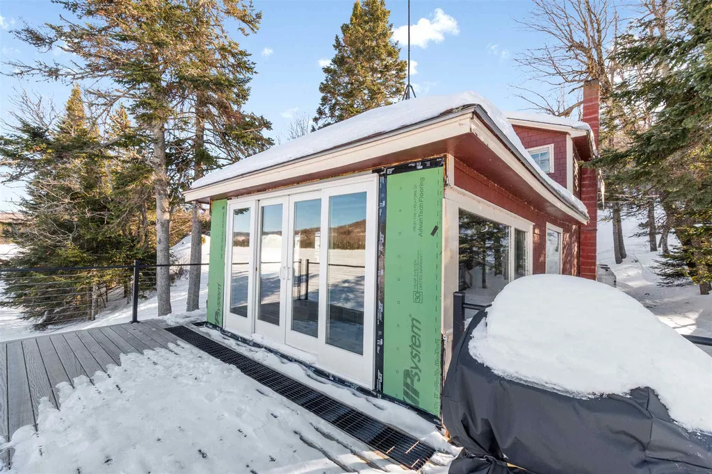 1437 Diamond Pond Road Stewartstown NH 03576