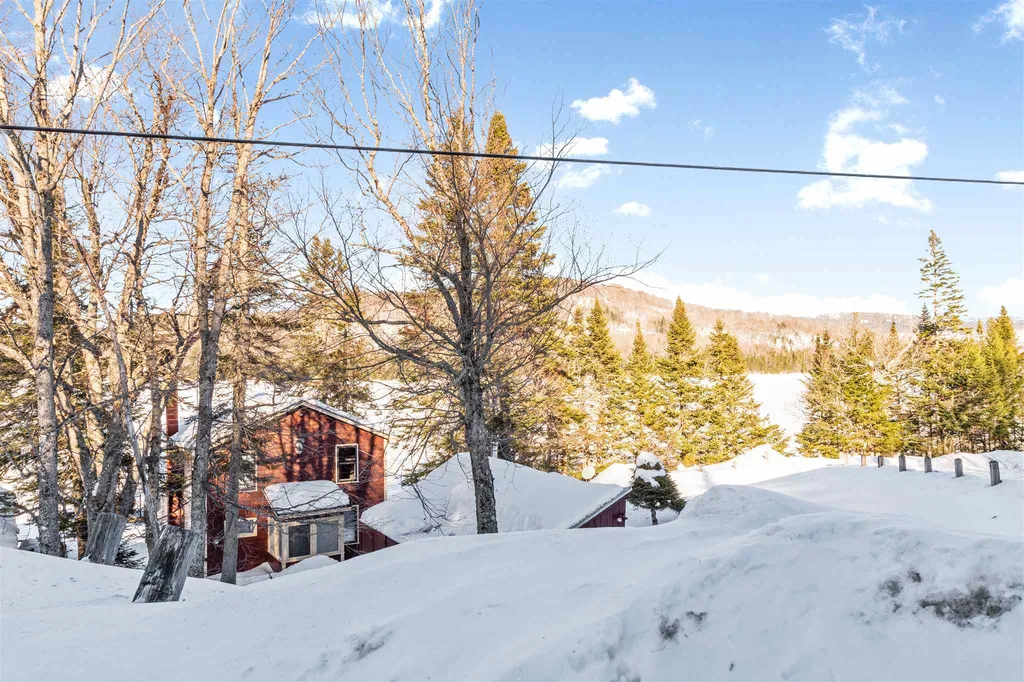1437 Diamond Pond Road Stewartstown NH 03576