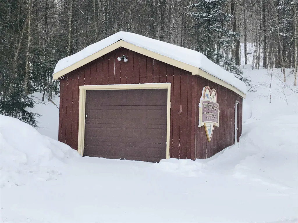 1437 Diamond Pond Road Stewartstown NH 03576
