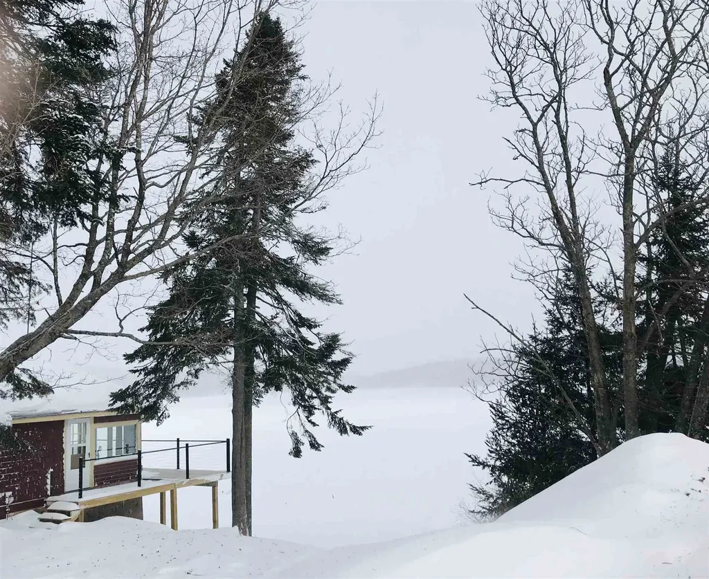 1437 Diamond Pond Road Stewartstown NH 03576