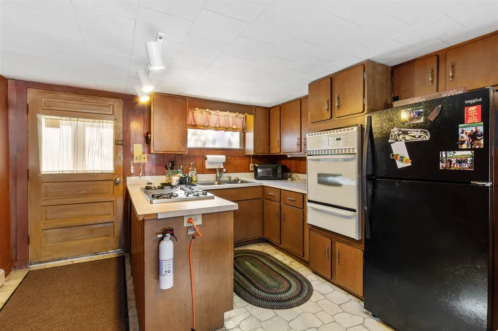 1437 Diamond Pond Road Stewartstown NH 03576