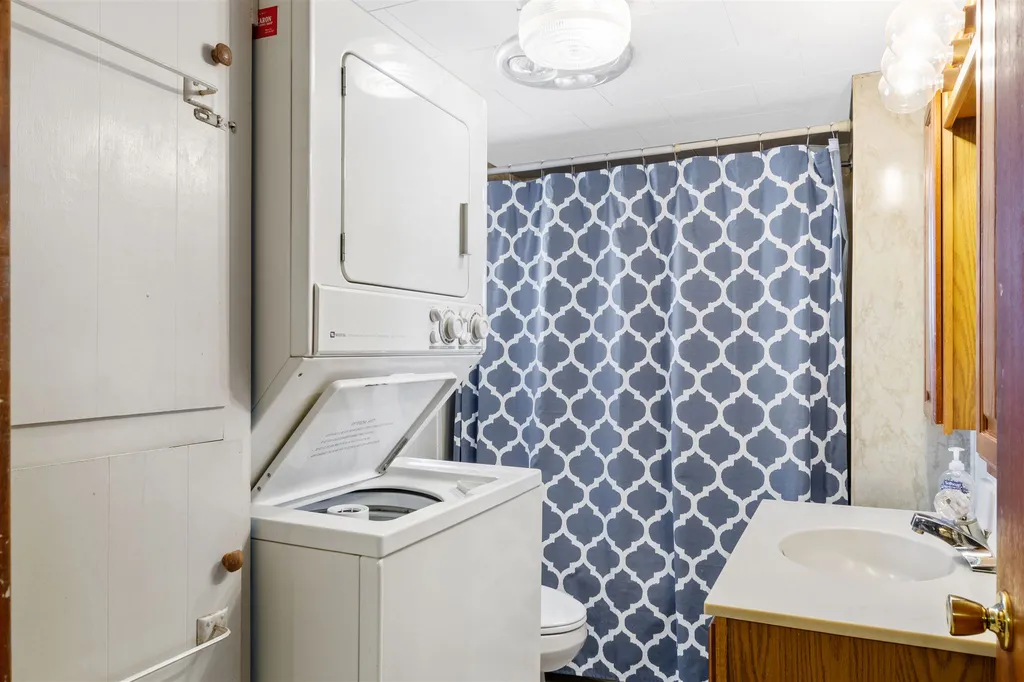 1437 Diamond Pond Road Stewartstown NH 03576