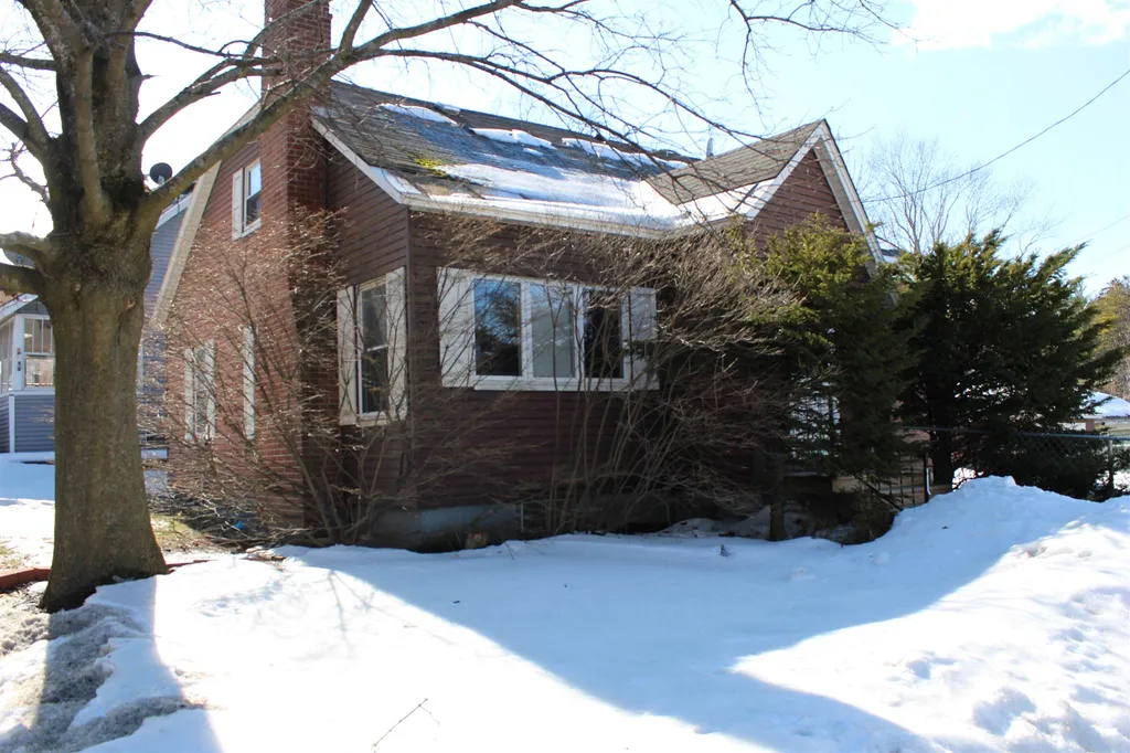241 Pleasant Street Claremont NH 03743