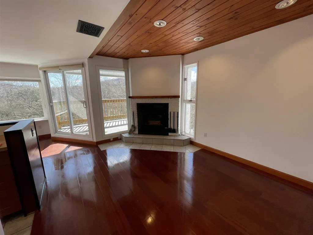 #8 Bridges 42 Lower Phase Road Warren VT 05674