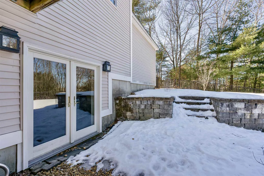 306 Corning Road Manchester NH 03109