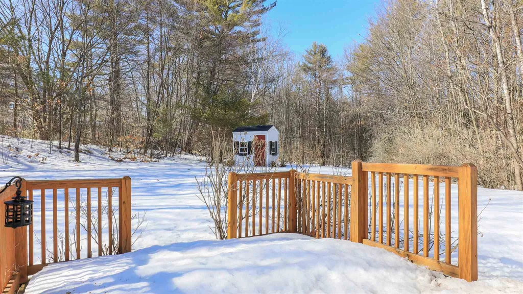 23 Deer Run Road Henniker NH 03242