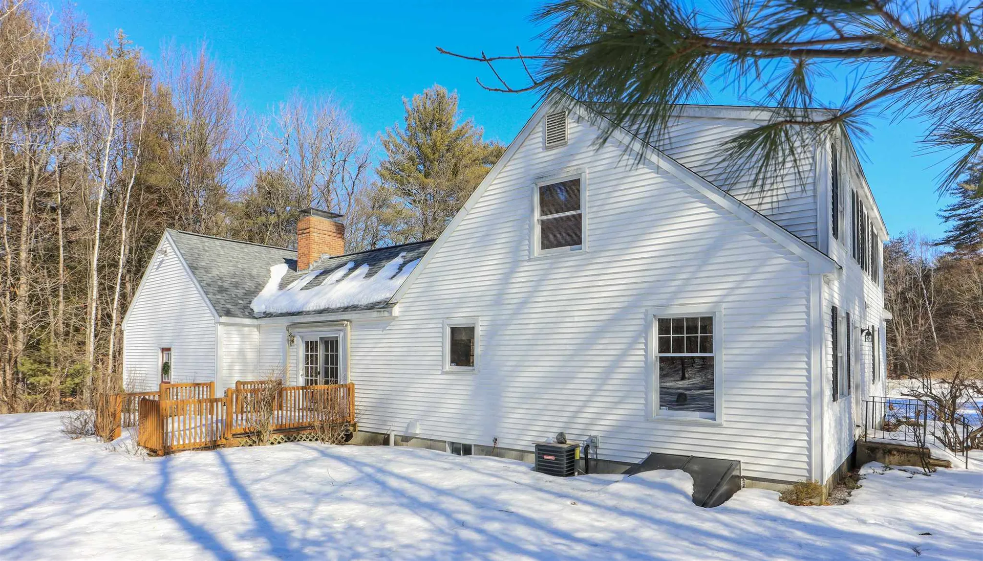 23 Deer Run Road Henniker NH 03242