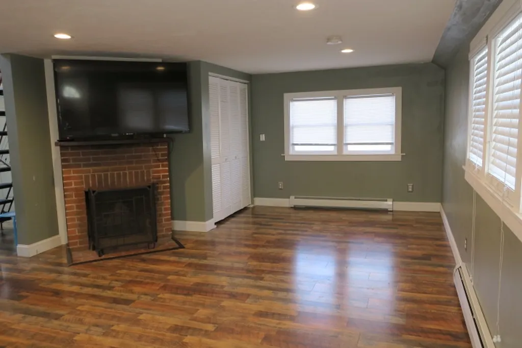 37 Great Pond Road Kingston NH 03848