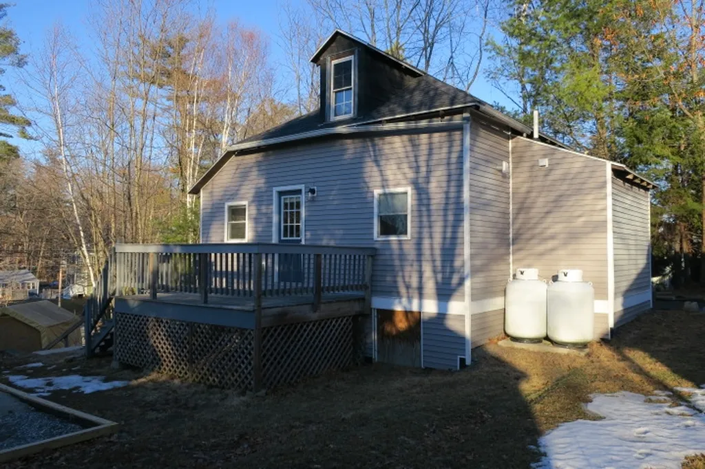 37 Great Pond Road Kingston NH 03848