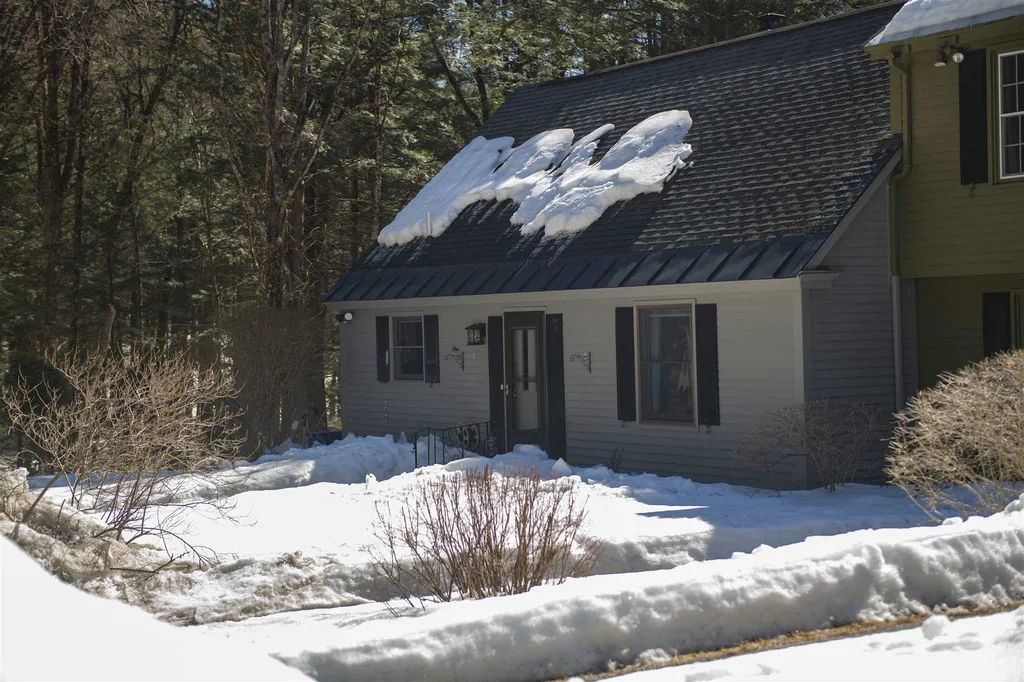 824 Hard Road Hartford VT 05059