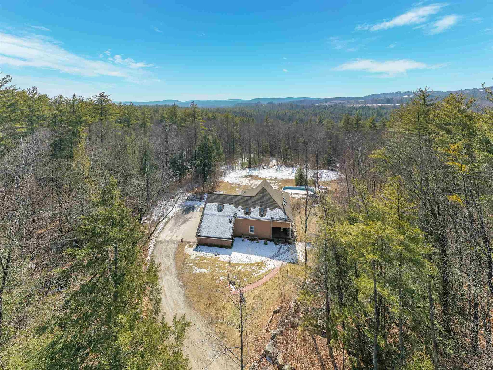 32 Dow Road Mont Vernon NH 03057