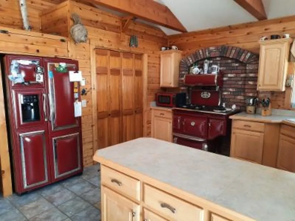 20 Cedric Road Pittsburg NH 03592